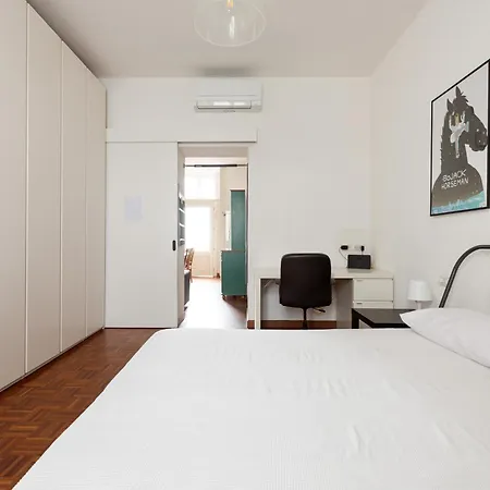 Appartement Crescenzago Cosy Apt! Milaan